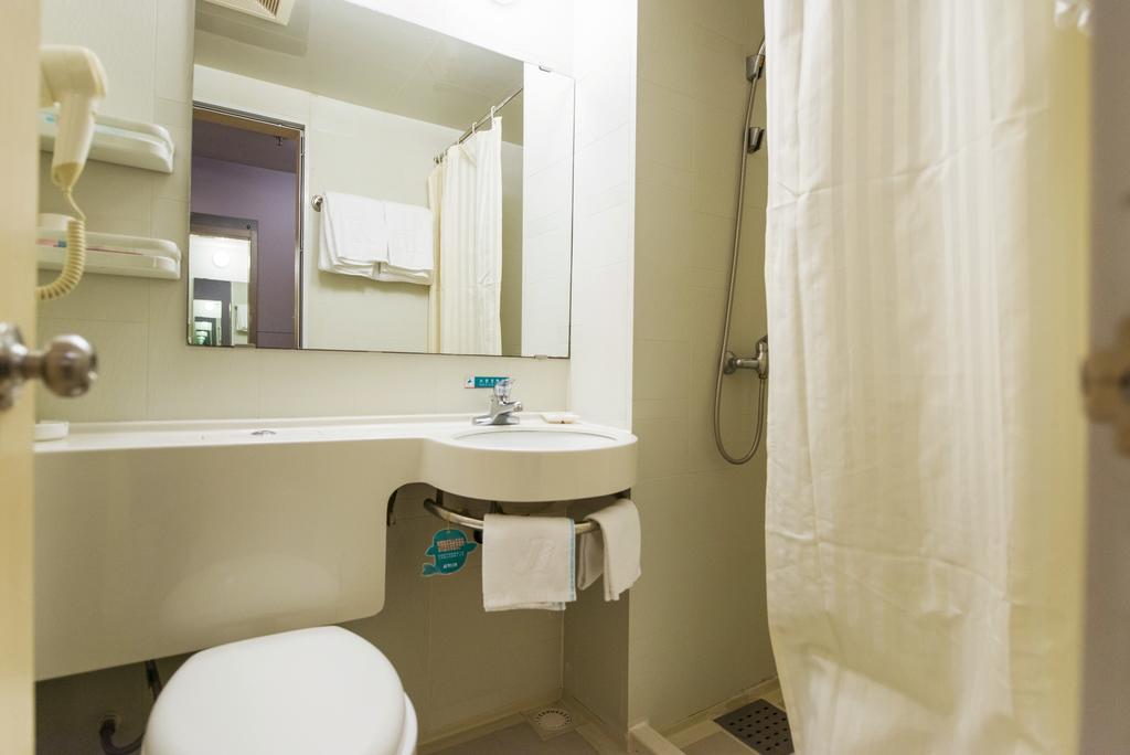Jingjiang Inn Shanghai Minsheng Road Экстерьер фото